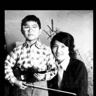 小苹果韩版音乐:50岁“摇滚老炮”汪峰的4段激荡爱情和3位前妻-第2张图片-太平洋在线下载